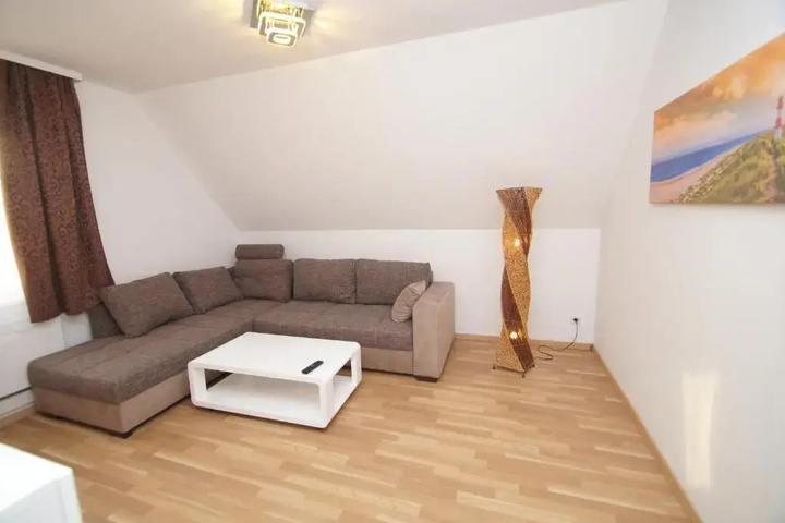 Room 2 of 10