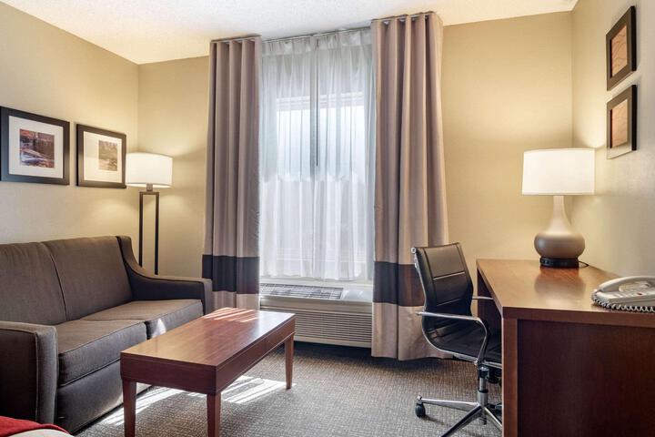 2 Double Beds Accessible (11 of 12)