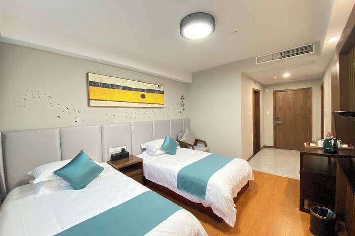 Room 26 of 118
