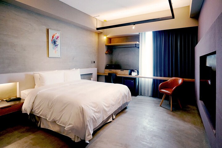 Room 5 of 50