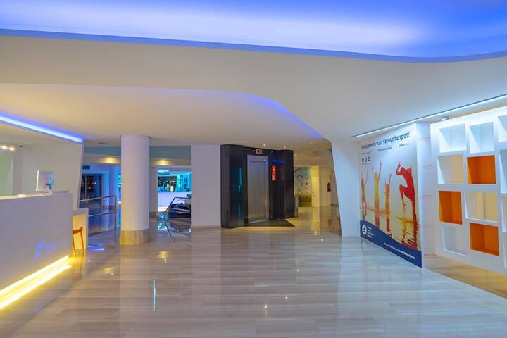 Hotel Interior 4 of 62