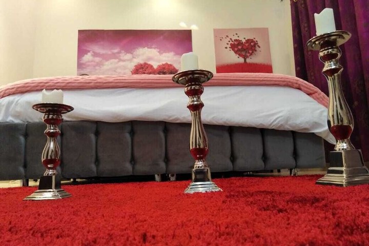 Room 4 of 17