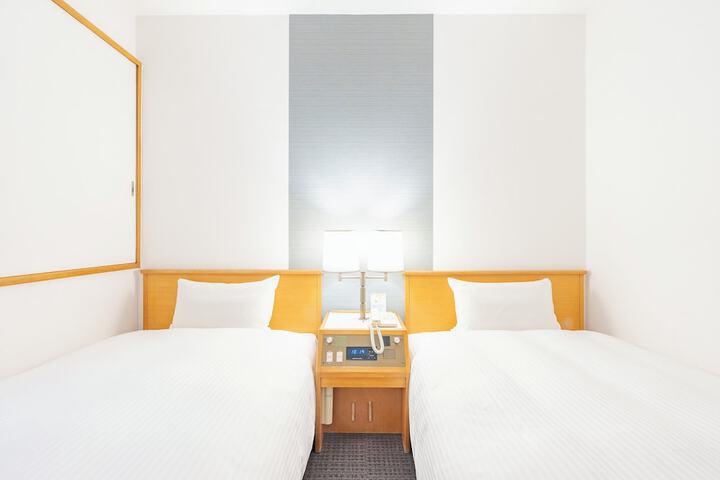 Room 15 of 30