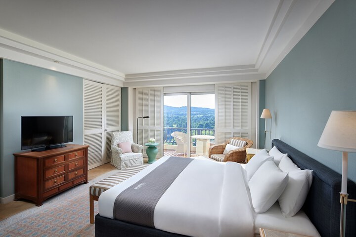 Room 10 of 77