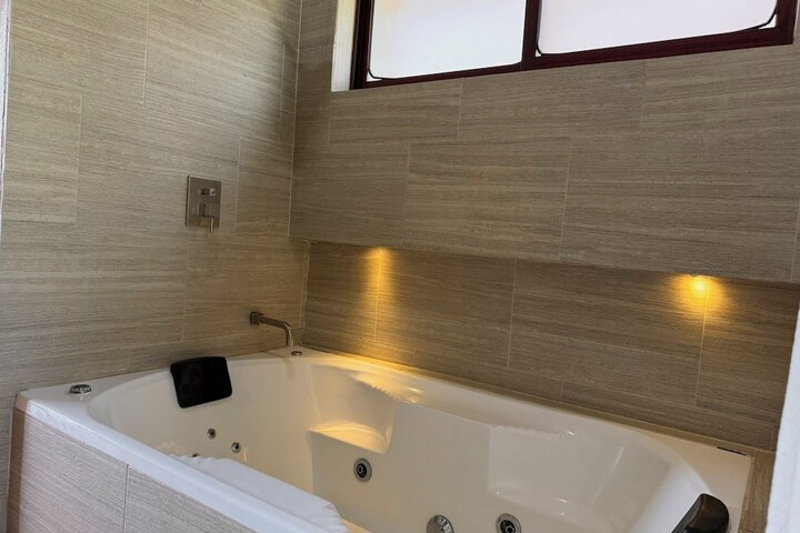 Room 216 of 220