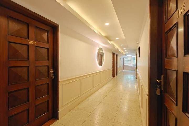Ballroom/Hall 78 of 82