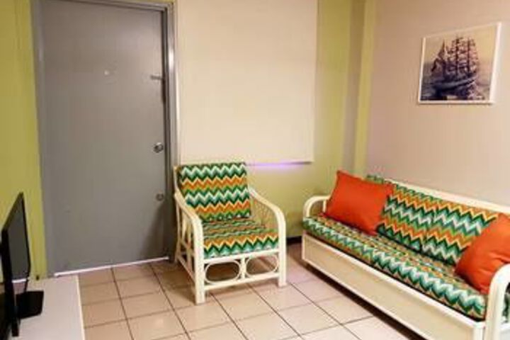 Room 9 of 13