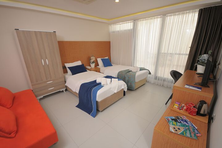 Room 32 of 54