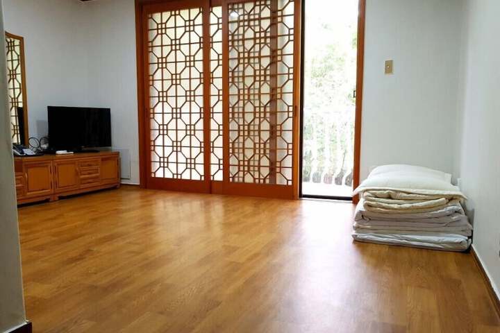 Room 12 of 39