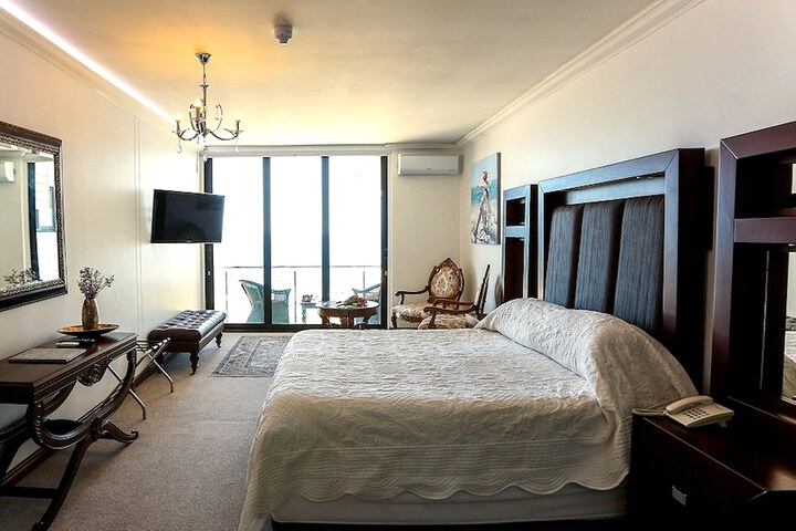 Room 47 of 148