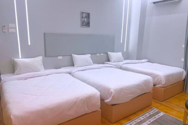 Room 32 of 39