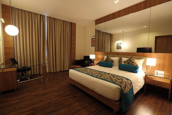 Room 2 of 16