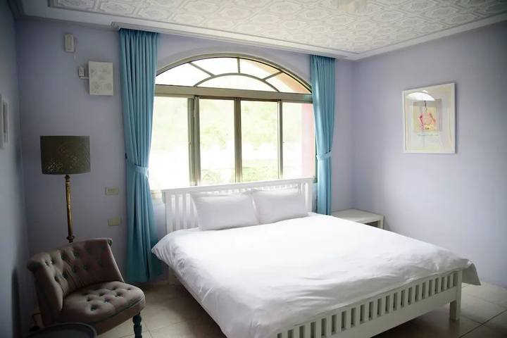 Room 4 of 25
