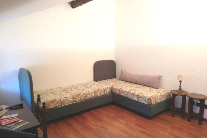 Room 17 of 36