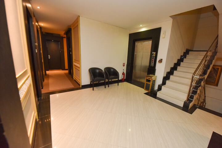 Room 28 of 54
