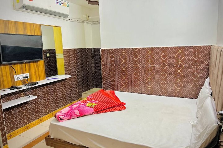 Room 14 of 25