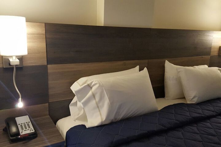 Room 2 of 31