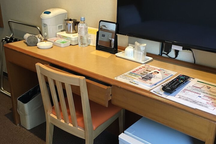 Room 8 of 36