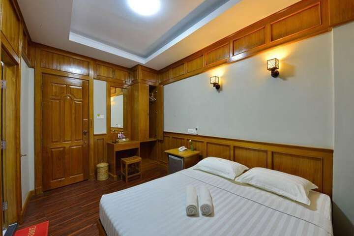 Room 12 of 40
