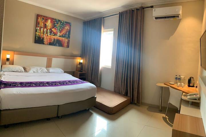 Room 12 of 42