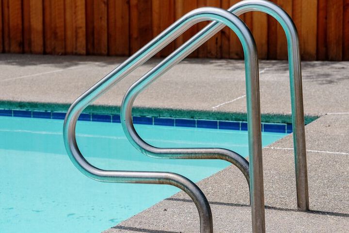 Pool 74 of 180
