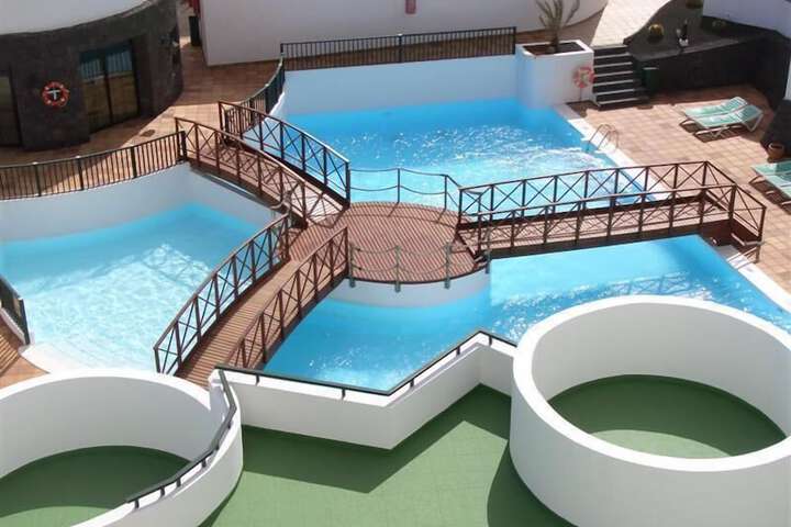 Pool Hotel