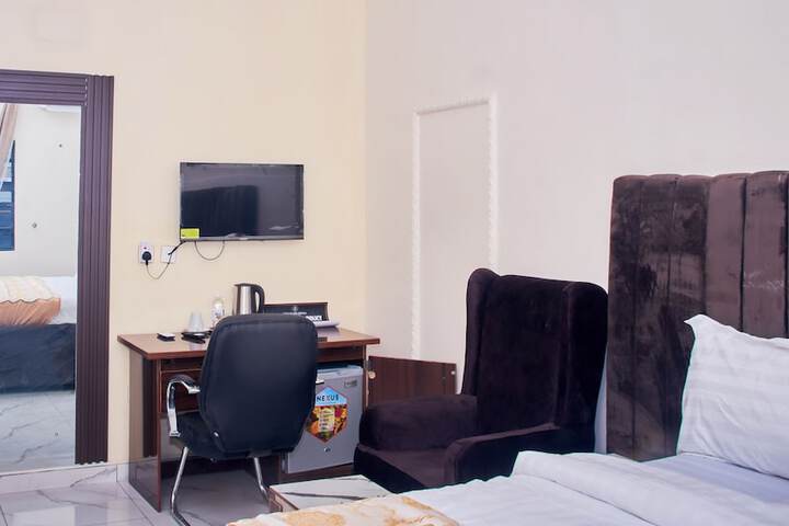 Room 5 of 20
