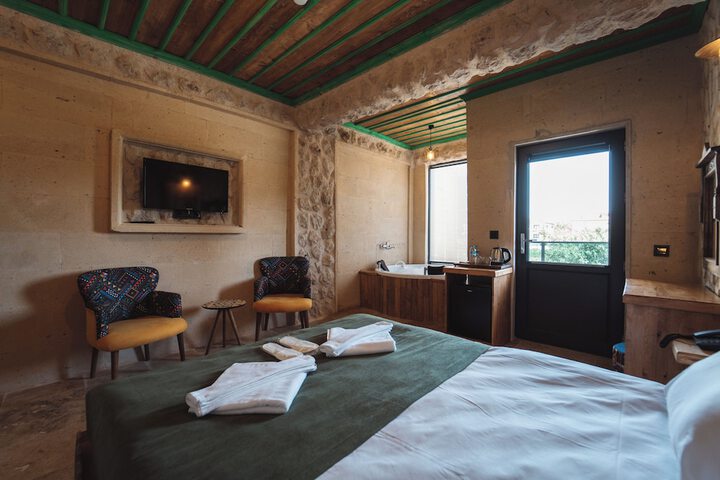 Room 105 of 189