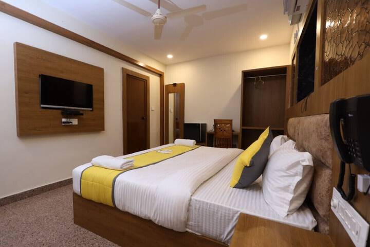 Room 9 of 30