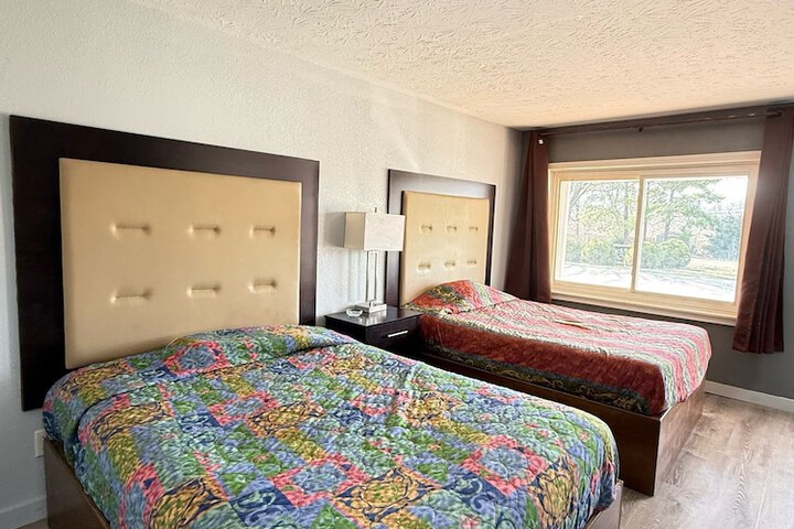 Room 8 of 22