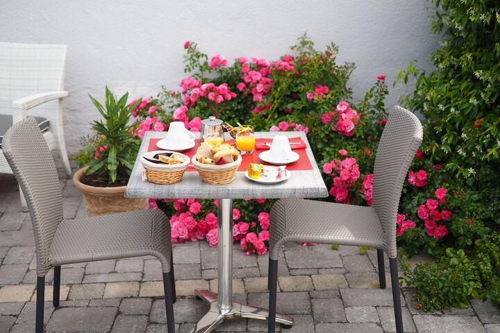 Dining Photos