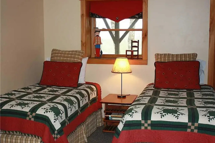 Room 4 of 19