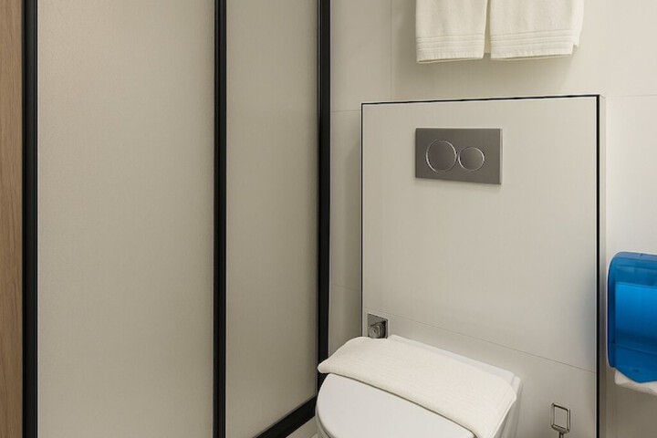 Room 28 of 32