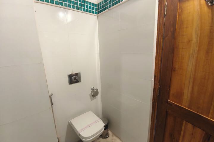 Room 73 of 114