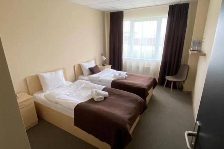 Room 7 of 32