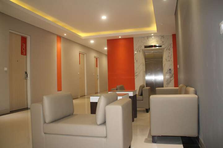 Ballroom/Hall 52 of 77