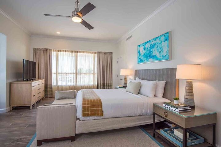 Room 30 of 240