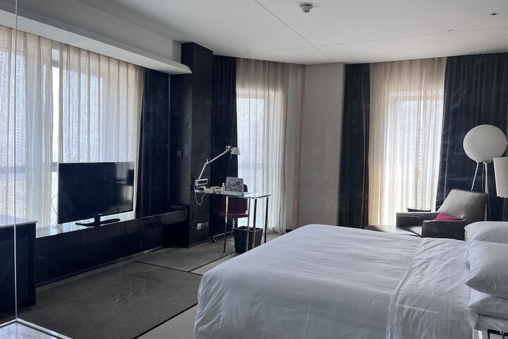 Room 28 of 106