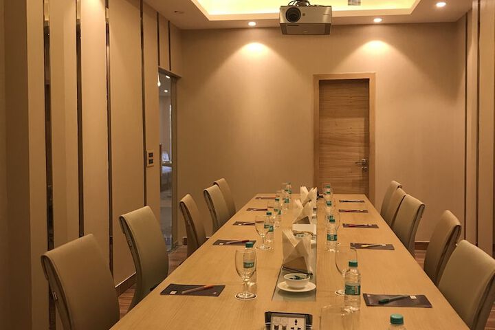 Business Center 98 of 110
