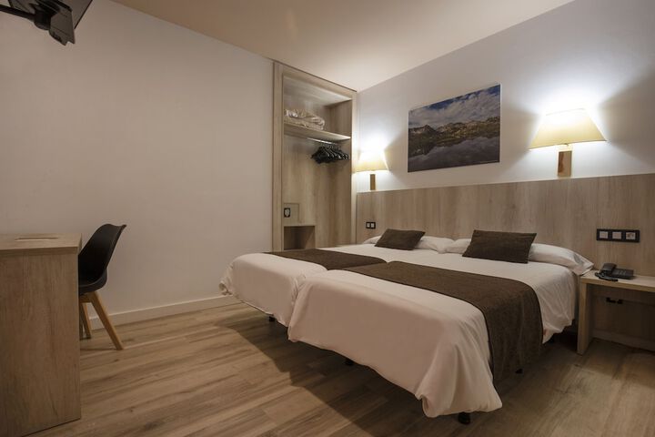 Room 5 of 48