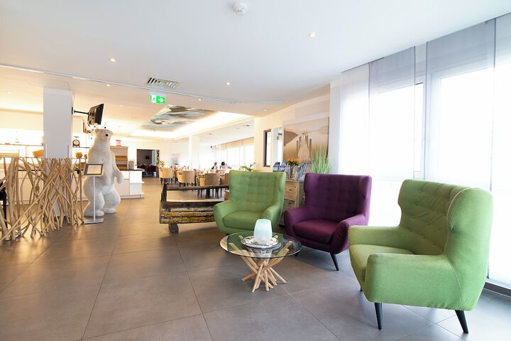 Hotel Lobby