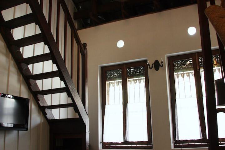 Room 11 of 40