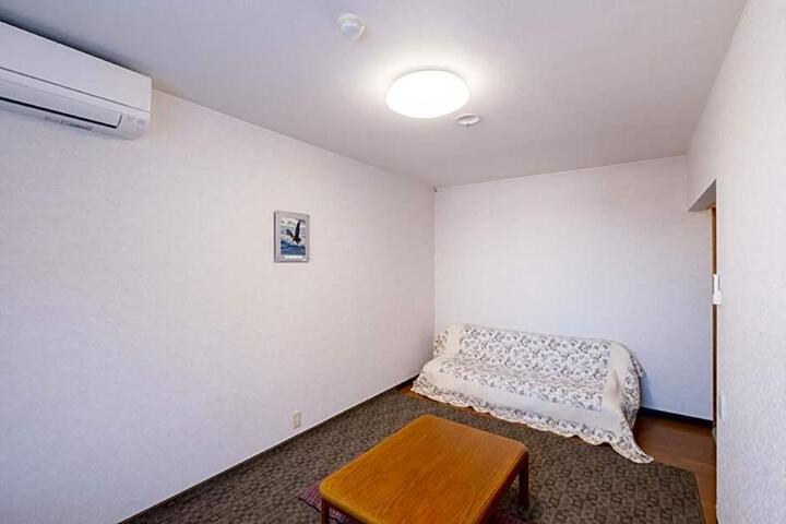Room 10 of 26