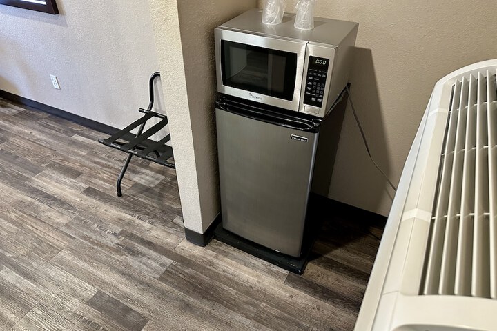 Mini-refrigerator