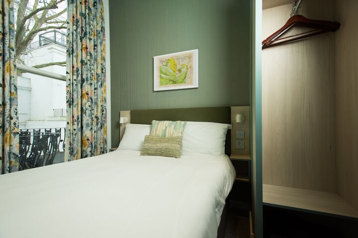 Room 34 of 69
