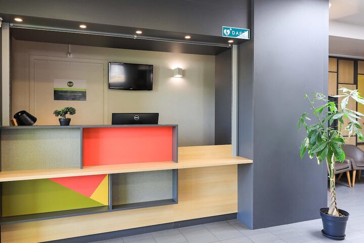 Guest Lobby