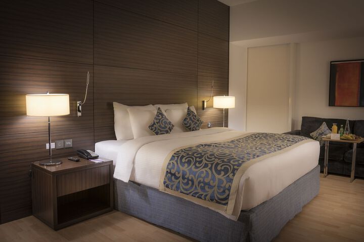 Room 10 of 48