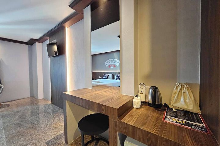 Room 15 of 27