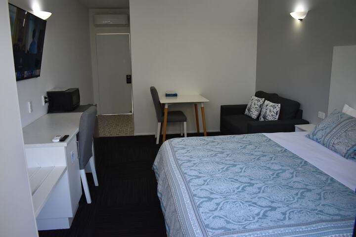 Room 6 of 24