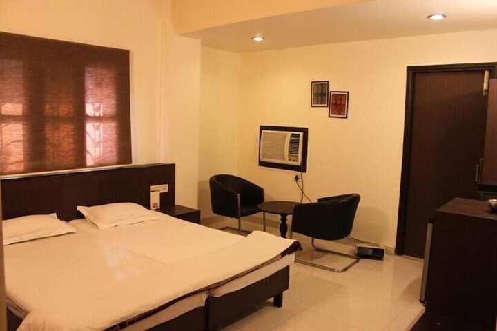 Room 3 of 6